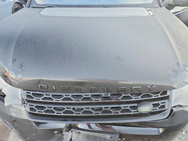 2017 LAND ROVER DISCOVERY SPORT SE — Engine bay
