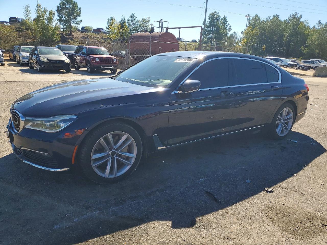 2018 BMW 750 xDrive — Front 3/4