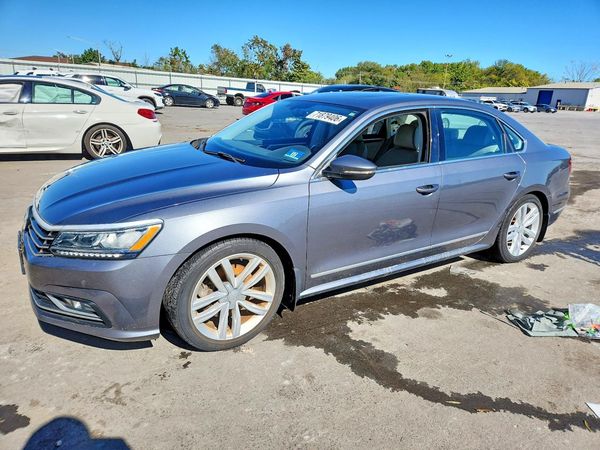 2017 VOLKSWAGEN PASSAT SE — Front 3/4