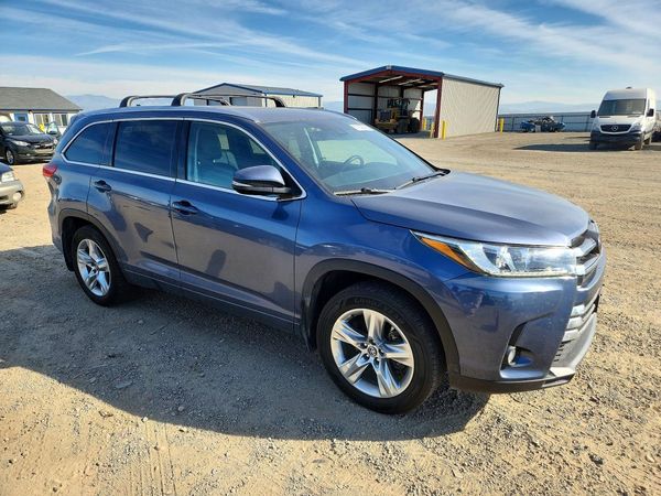 2017 TOYOTA HIGHLANDER Ltd/Ltd Platinum — Passenger 3/4