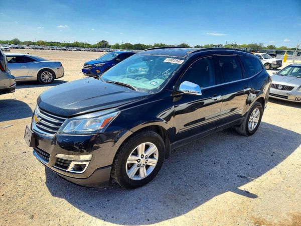 2014 CHEVROLET TRAVERSE 1LT — Front 3/4