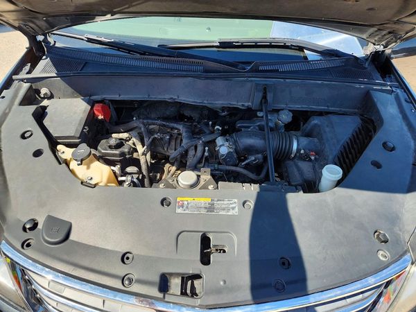 2014 CHEVROLET TRAVERSE 1LT — Engine bay