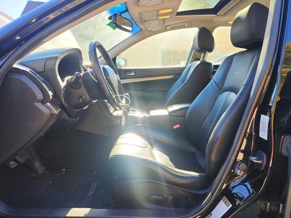2012 INFINITI G37 — DENT