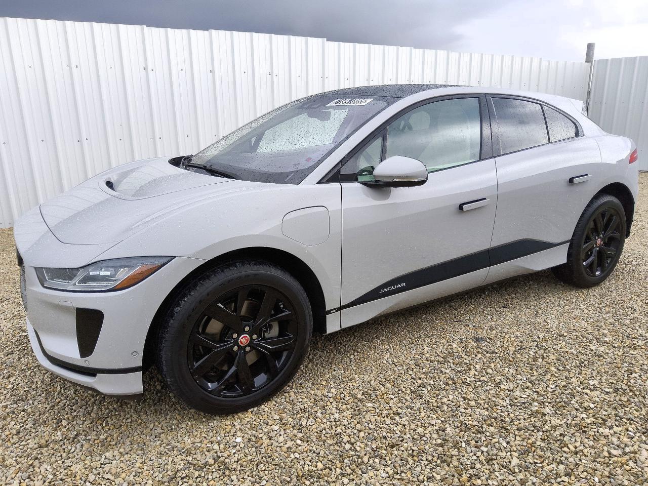 2020 JAGUAR I-PACE SE — Front 3/4