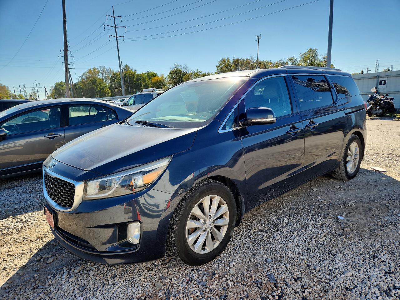 2015 KIA SEDONA GLS - Middle level — Front 3/4