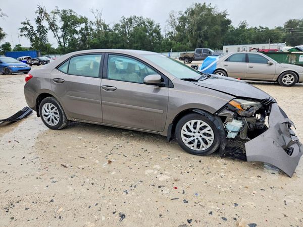 2018 TOYOTA COROLLA L/LE/SE/XLE/XSE — Passenger 3/4