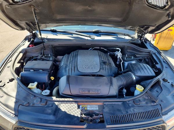 2020 DODGE DURANGO R/T — Engine bay