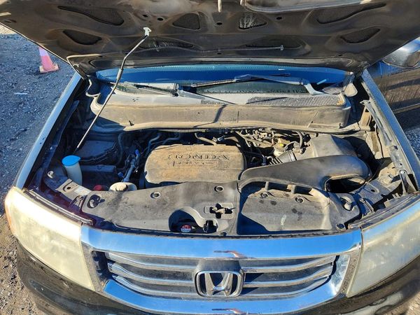 2012 HONDA PILOT EX-L with RES — Engine bay