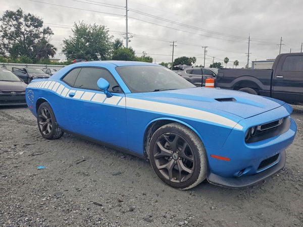 2018 DODGE CHALLENGER SXT — Passenger 3/4