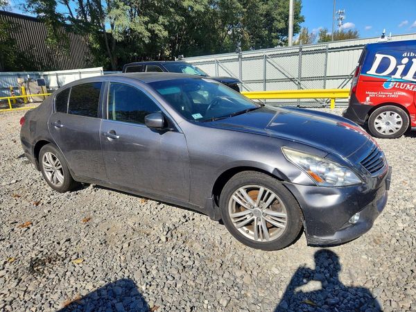 2013 INFINITI G37 — Passenger 3/4