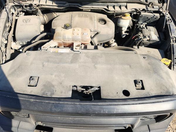 2016 RAM 1500 SLT — Engine bay