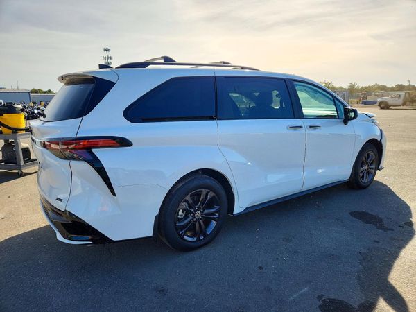 2026 TOYOTA SIENNA XSE — PSRA