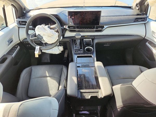 2026 TOYOTA SIENNA XSE — CKPT