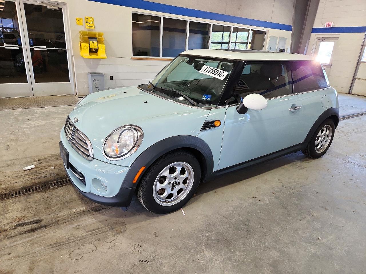 2013 MINI COOPER — Front 3/4