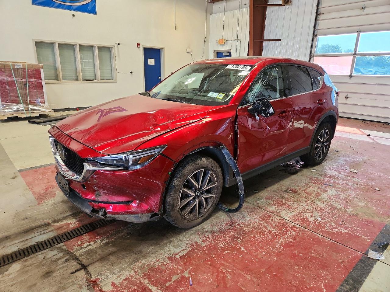 2018 MAZDA CX-5 Grand Touring — Front 3/4