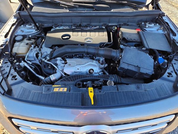 2020 MERCEDES-BENZ GLB-CLASS GLB250-4M — Engine bay