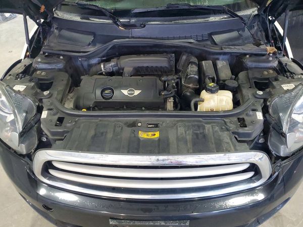 2014 MINI COOPER — Engine bay