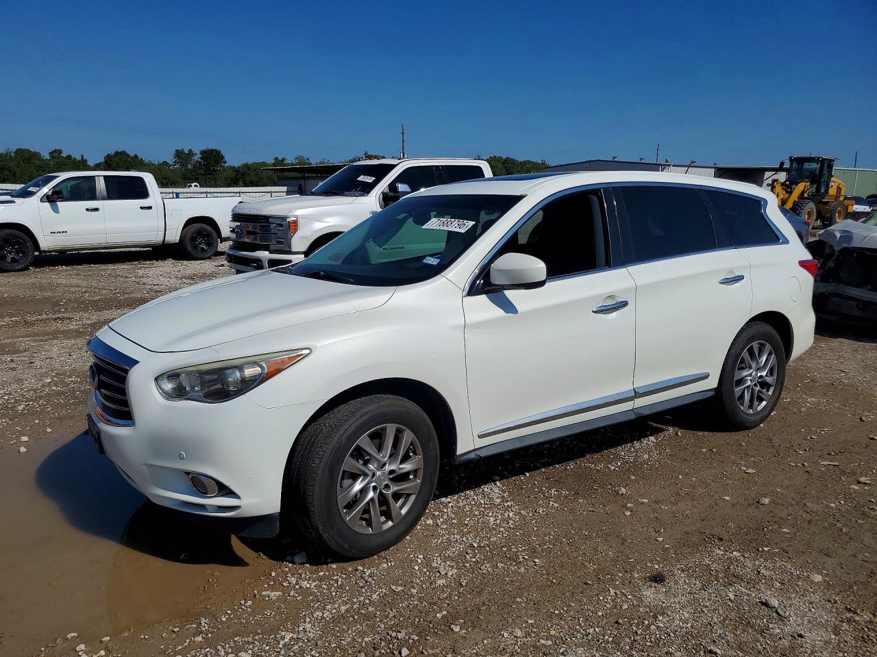 2013 INFINITI JX35 — Front 3/4