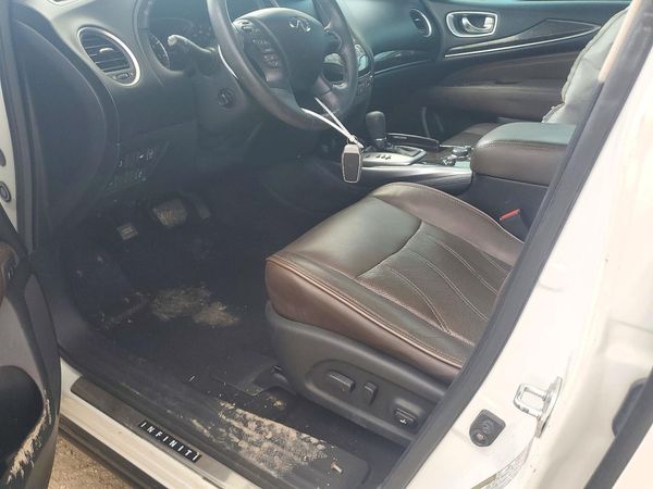 2013 INFINITI JX35 — DENT
