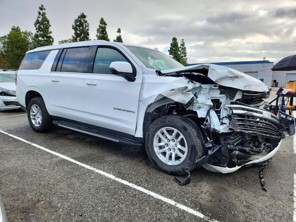 2023 CHEVROLET SUBURBAN LT — Passenger 3/4