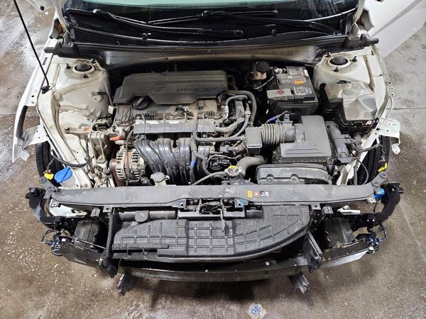 2023 HYUNDAI ELANTRA SEL — Engine bay