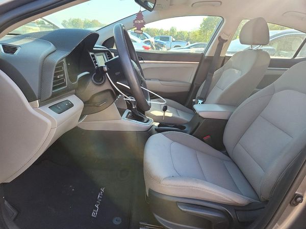 2020 HYUNDAI ELANTRA SE — DENT