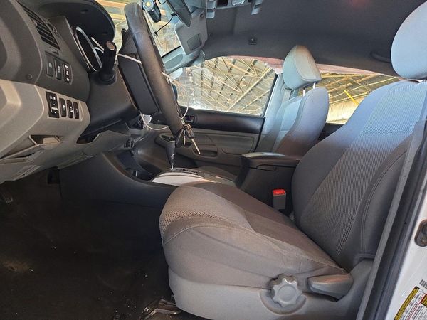 2015 TOYOTA TACOMA Delux Grade — DENT