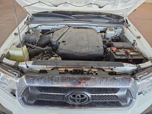 2015 TOYOTA TACOMA Delux Grade — Engine bay