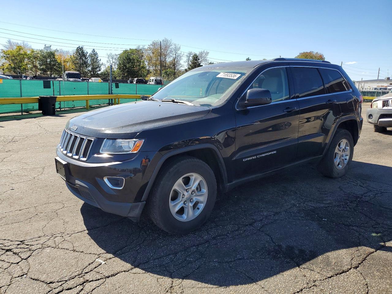 2014 JEEP CHEROKEE Laredo — Front 3/4