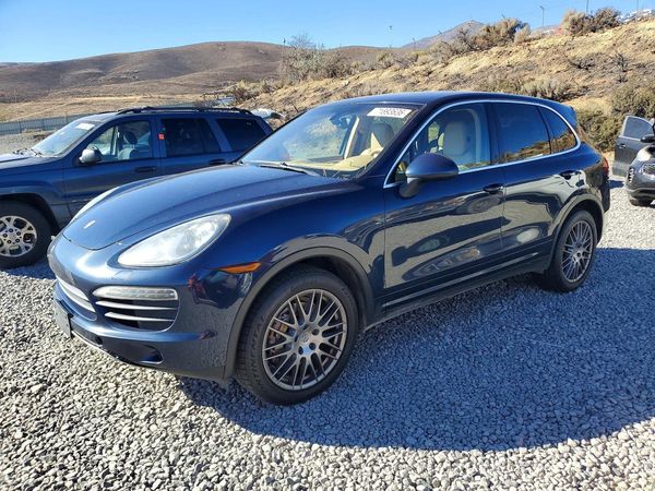 2013 PORSCHE CAYENNE S — Front 3/4