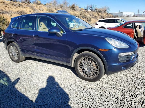 2013 PORSCHE CAYENNE S — Passenger 3/4