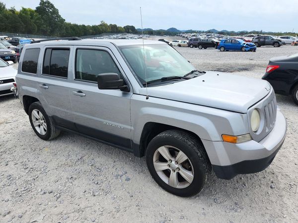 2014 JEEP PATRIOT Sport — Passenger 3/4