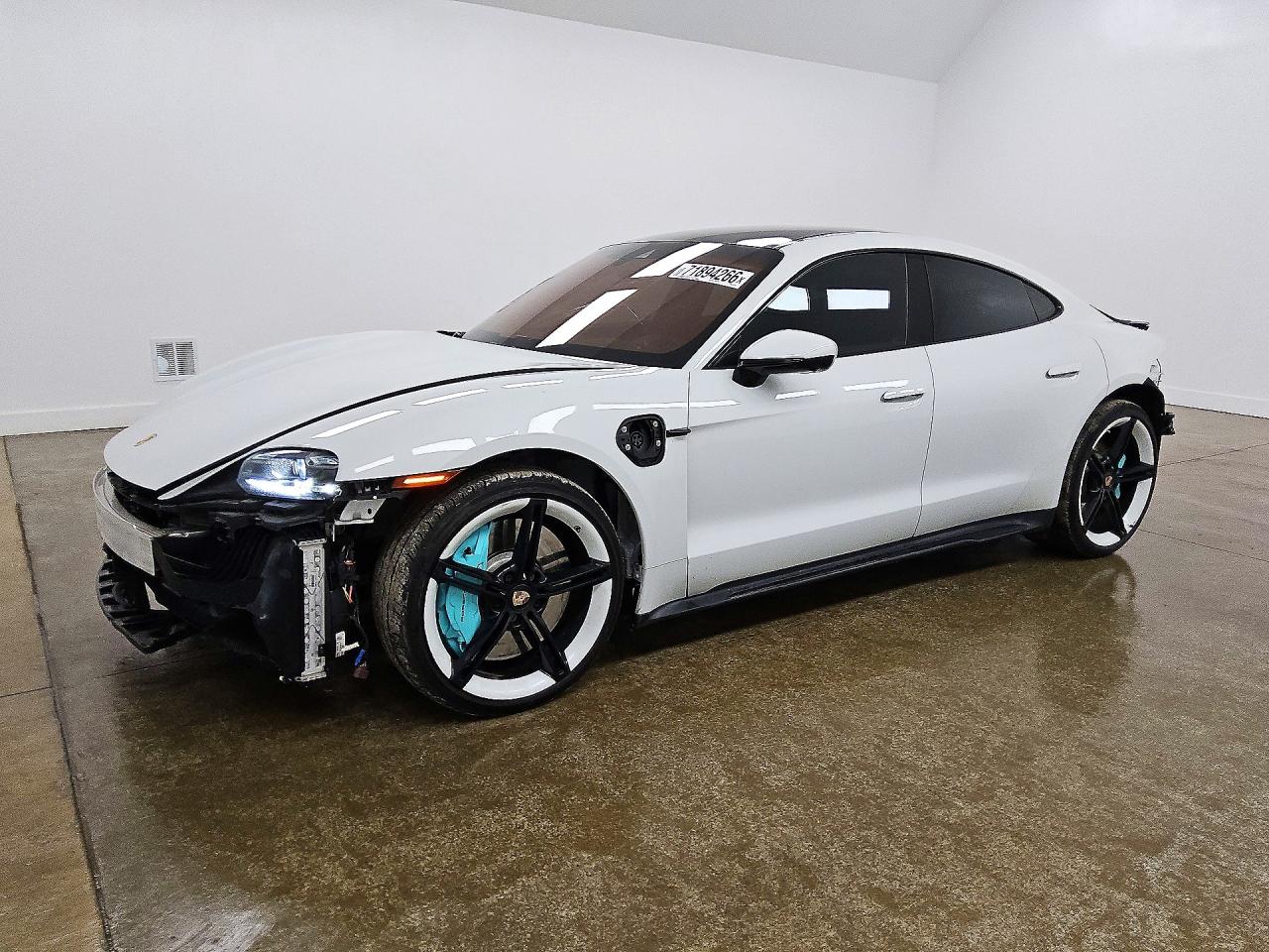 2020 PORSCHE TAYCAN Turbo / Turbo S — Front 3/4