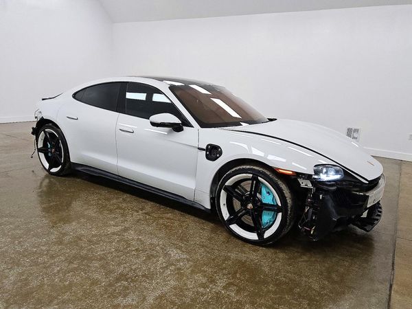 2020 PORSCHE TAYCAN Turbo / Turbo S — Passenger 3/4