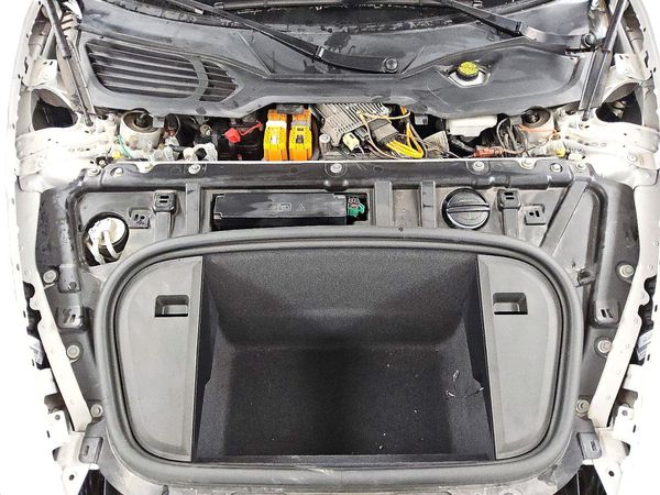 2020 PORSCHE TAYCAN Turbo / Turbo S — Engine bay