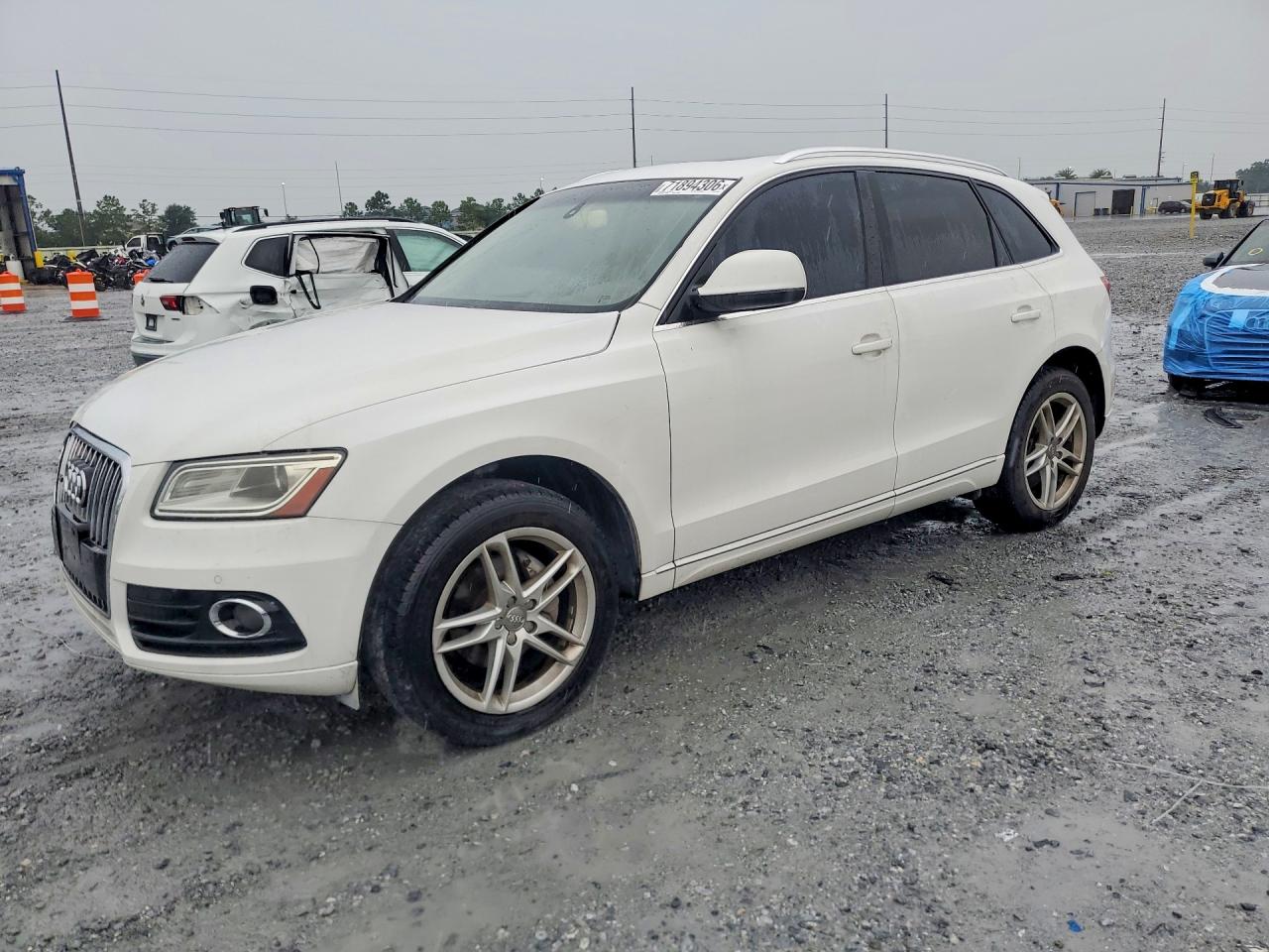 2014 AUDI Q5 Premium Plus — Front 3/4