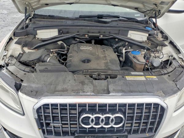 2014 AUDI Q5 Premium Plus — Engine bay