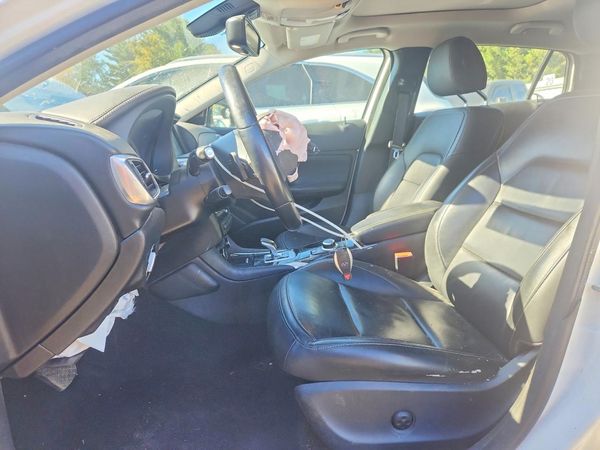 2017 INFINITI QX30 — DENT