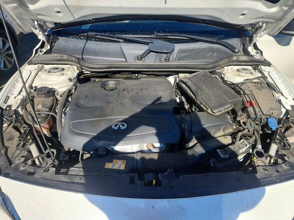 2017 INFINITI QX30 — Engine bay
