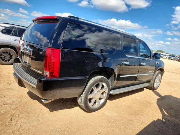 2014 CADILLAC ESCALADE ESV Luxury — PSRA