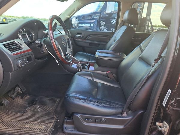 2014 CADILLAC ESCALADE ESV Luxury — DENT
