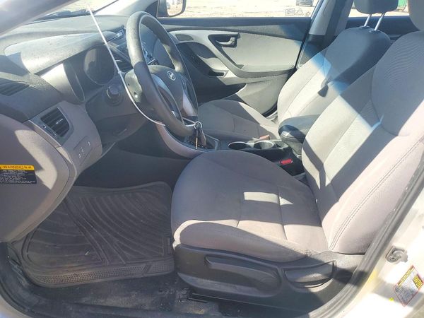 2016 HYUNDAI ELANTRA — DENT