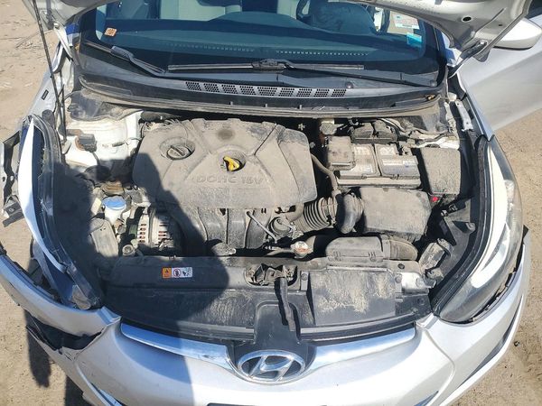 2016 HYUNDAI ELANTRA — Engine bay