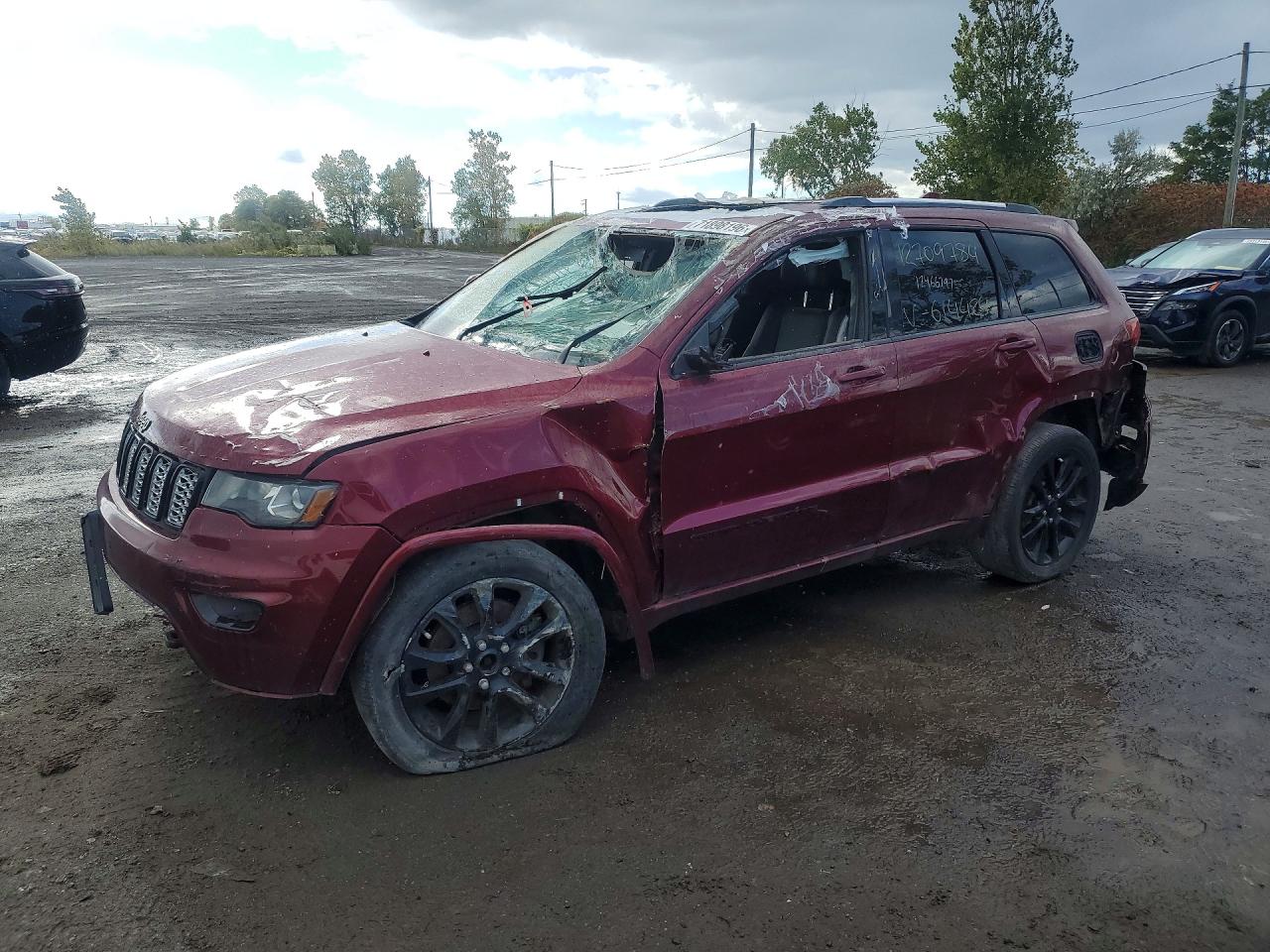 2021 JEEP CHEROKEE Laredo — Front 3/4