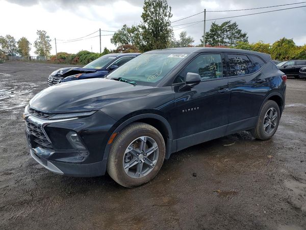 2023 CHEVROLET BLAZER 2LT — Front 3/4