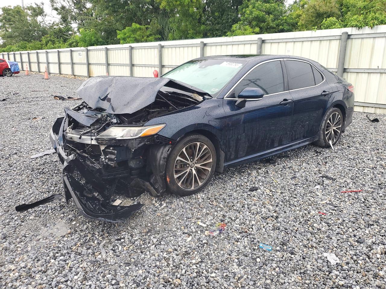 2018 TOYOTA CAMRY L/LE/SE/XLE — Front 3/4