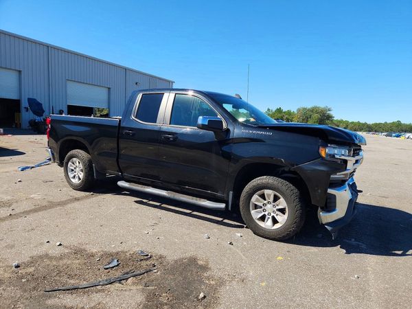 2020 CHEVROLET SILVERADO LT — Passenger 3/4