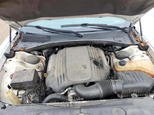 2012 DODGE CHARGER R/T — Engine bay