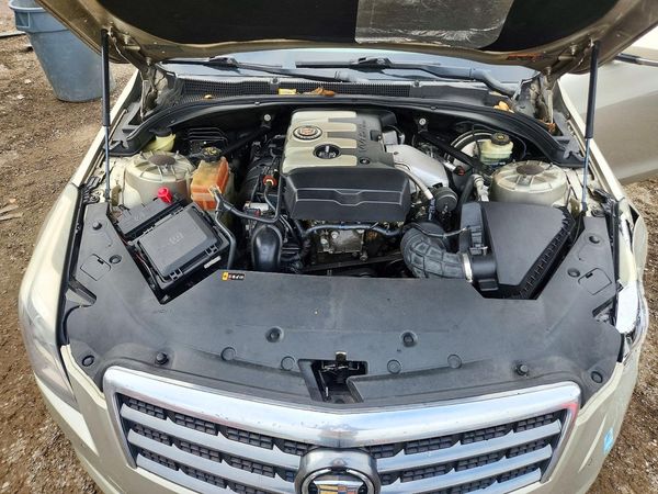 2014 CADILLAC ATS Luxury — Engine bay