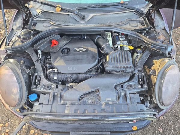 2017 MINI COOPER — Engine bay